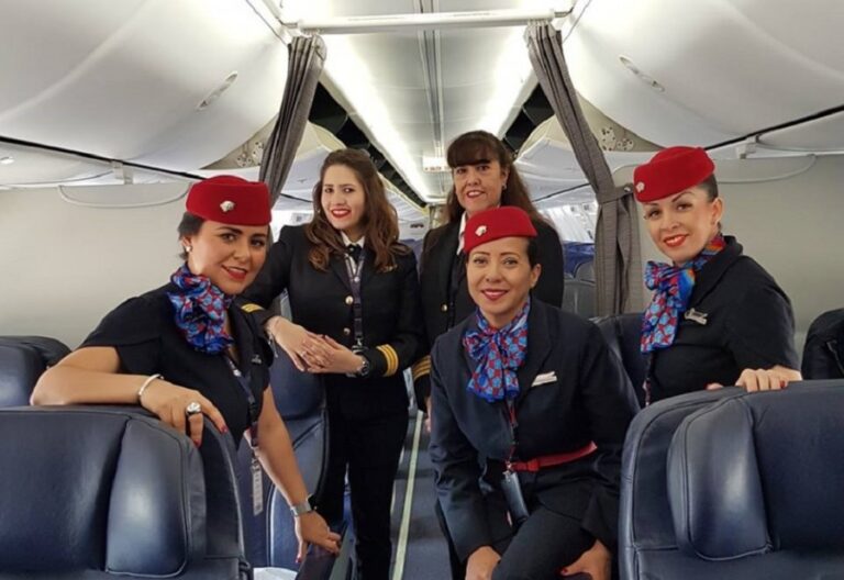 Aeroméxico despide a 600 sobrecargos