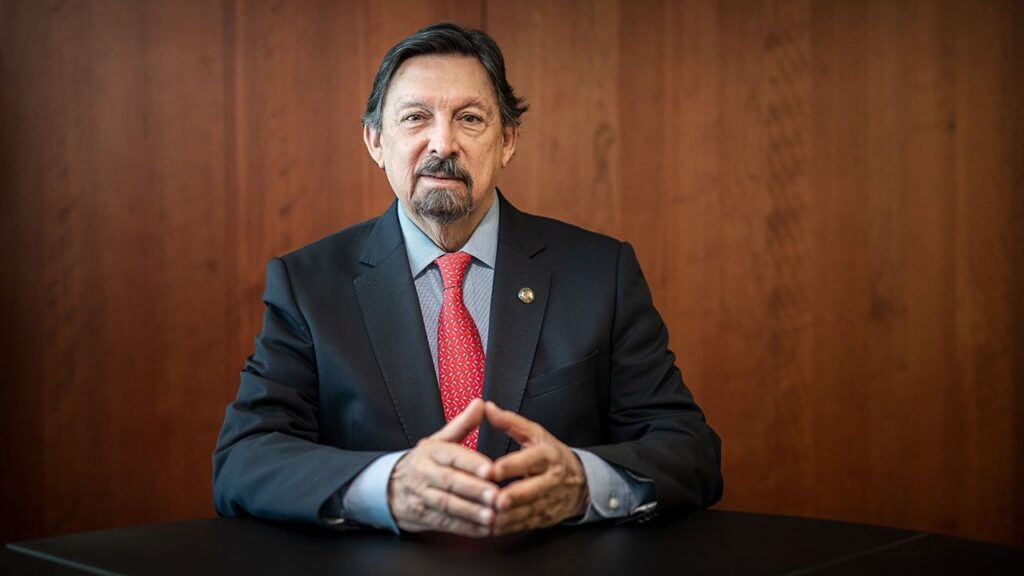 Gana Napoleón Gómez Urrutia recuento sindical