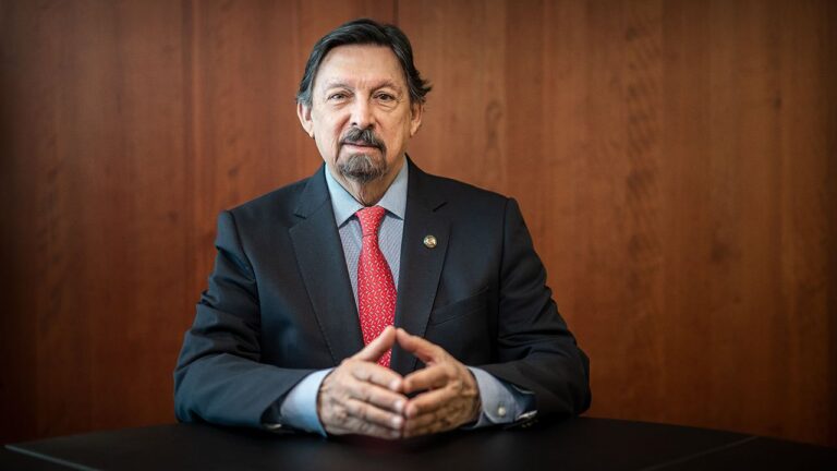 Gana Napoleón Gómez Urrutia recuento sindical