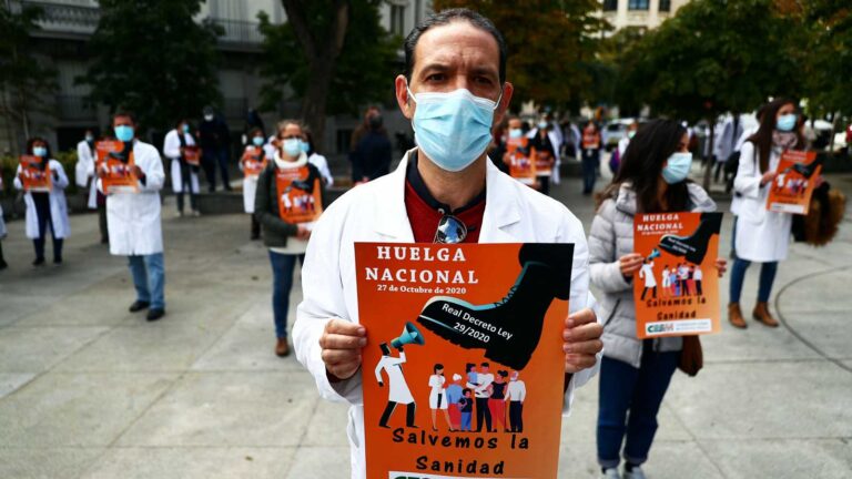 Médicos de España inician huelga nacional