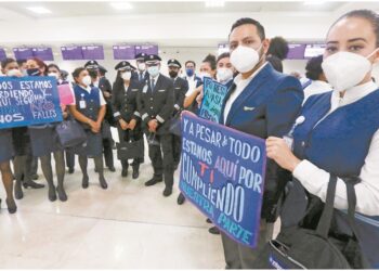 Aplazan huelga en Interjet