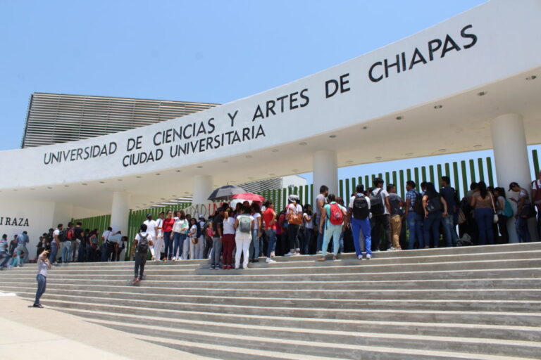 Docentes de la Unicach amagan huelga por falta de pagos