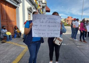 Docentes exigen su aguinaldo y prestaciones en Nayarit