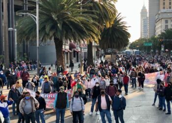 Maestros de la CNTE exigen solución a sus demandas con mitin en CDMX