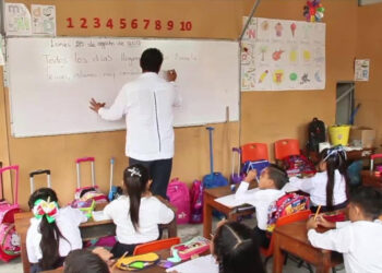 Maestros serán los primeros en recibir vacuna contra Covid-19 en Jalisco: Enrique Alfaro
