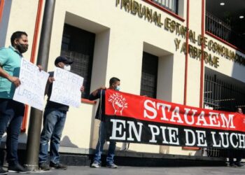 Profesores y administrativos de la UAEM emplazan a huelga por no recibir aguinaldo