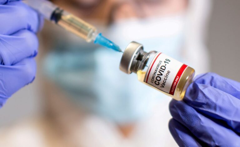 A finales de enero quedará inmunizado personal médico: López-Gatell