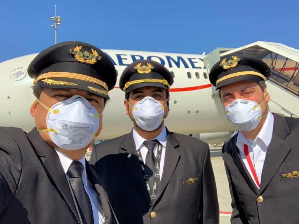 Aeroméxico busca terminar contratos con pilotos y sobrecargos