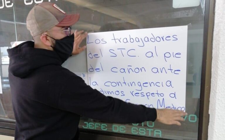 Denuncian falta de servicio médico para trabajadores del metro