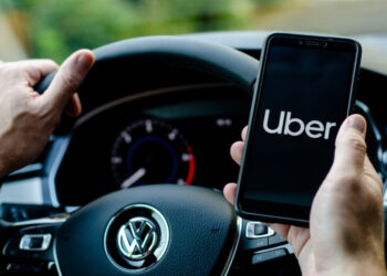 Conductores de Uber son empleados y no autónomos: Corte Suprema del Reino Unido