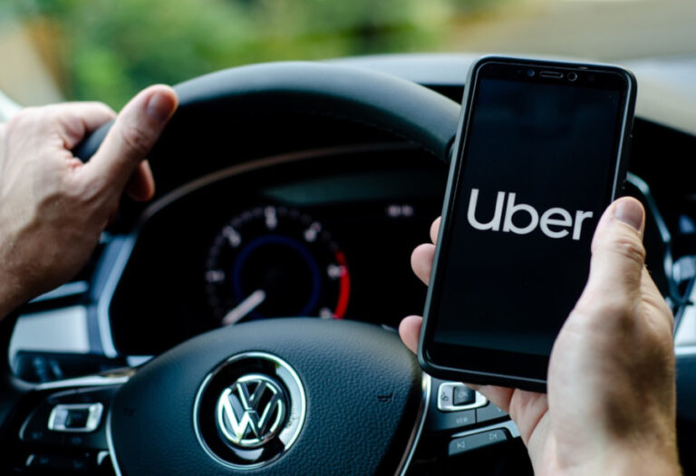 Conductores de Uber son empleados y no autónomos: Corte Suprema del Reino Unido