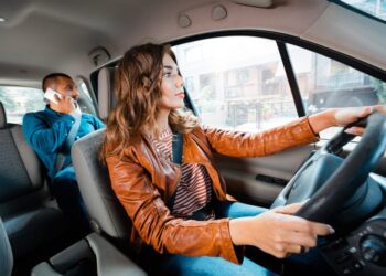 Conductores de Uber son trabajadores y tienen derecho a un salario mínimo