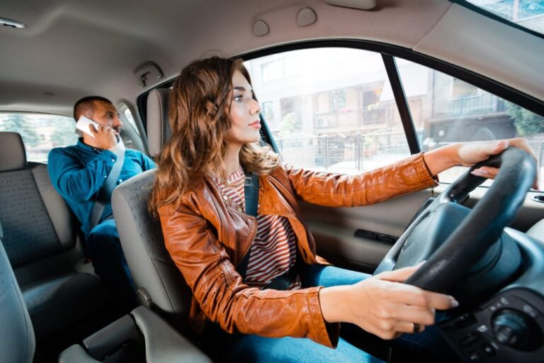Conductores de Uber son trabajadores y tienen derecho a un salario mínimo