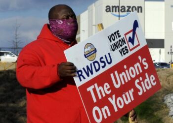 Amazon lucha contra la formación del sindicato en Bessemer, Alabama