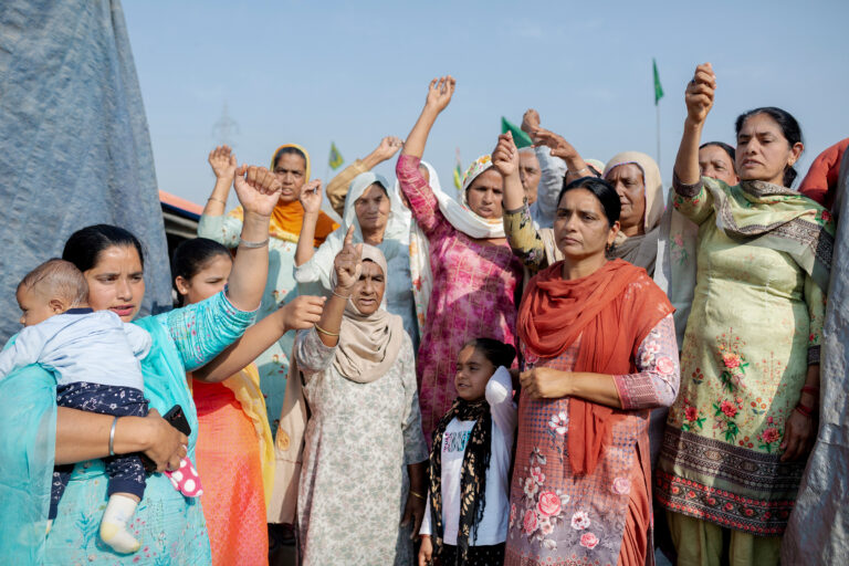 Sindicatos planean reunirse con agricultores en Delhi contra privatización