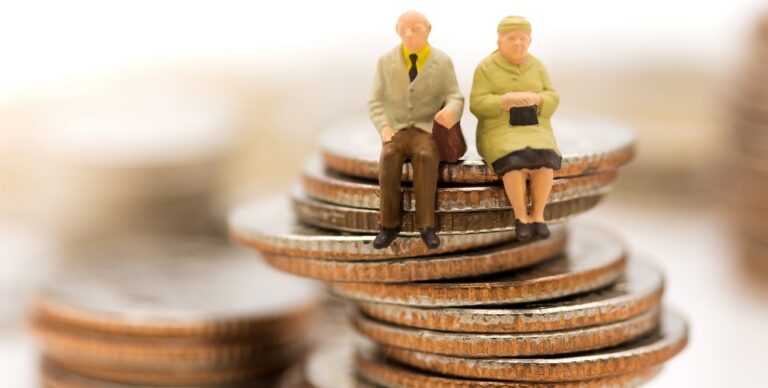 Pensionados y jubilados piden a SCJN reconsiderar tope máximo