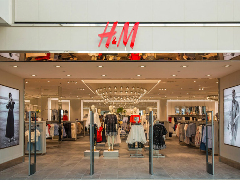 Sindicatos de España protestan por cierre H&M