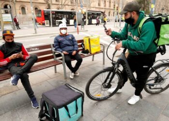 Repartidores de aplicaciones afectados por Ley Rider.