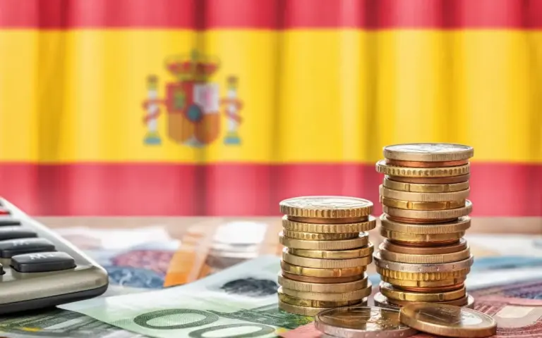 Representación editorial de trabajadores unidos por sindicatos que luchan por mejoras salariales ante la brecha entre salarios y productividad Instrucciones IA: Estilo editorial moderno, limpio, profesional. Composición clara