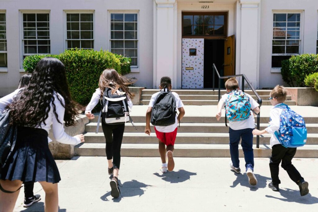 Estudiantes y maestros afectados por medidas migratorias en Estados Unidos