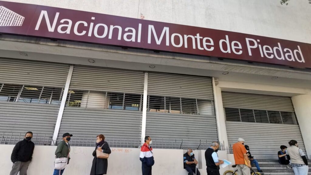 Trabajadores en huelga del Monte de Piedad exigen respeto a contratos colectivos y derechos laborales en México.