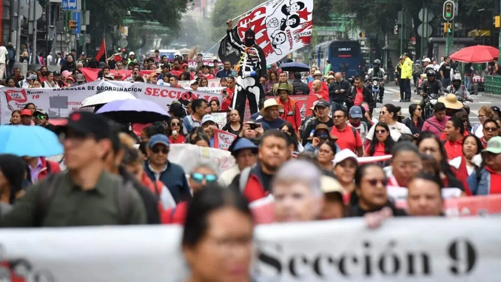 Trabajadores sindicalizados en México demandan jubilaciones dignas y procesos democráticos para garantizar pensiones justas.