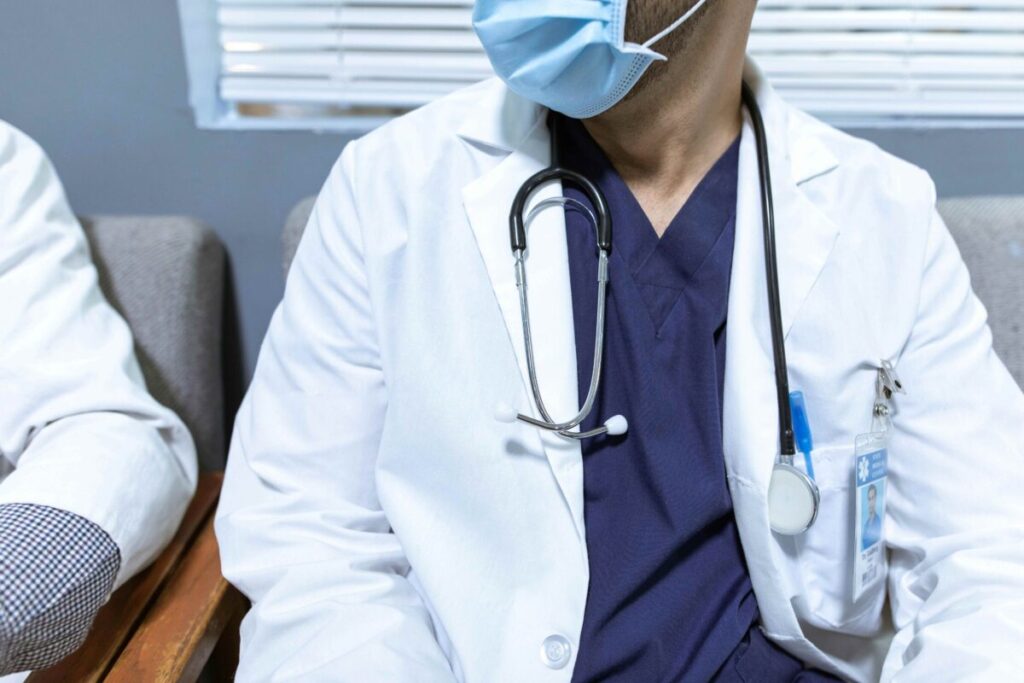 Trabajadores del IMSS e ISSSTE en Gómez Palacio exigen justicia laboral y la abrogación de una ley que consideran injusta.