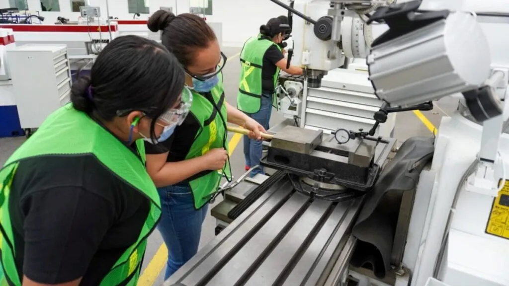 El empleo formal en México repunta en septiembre con más de 22 millones de plazas registradas
