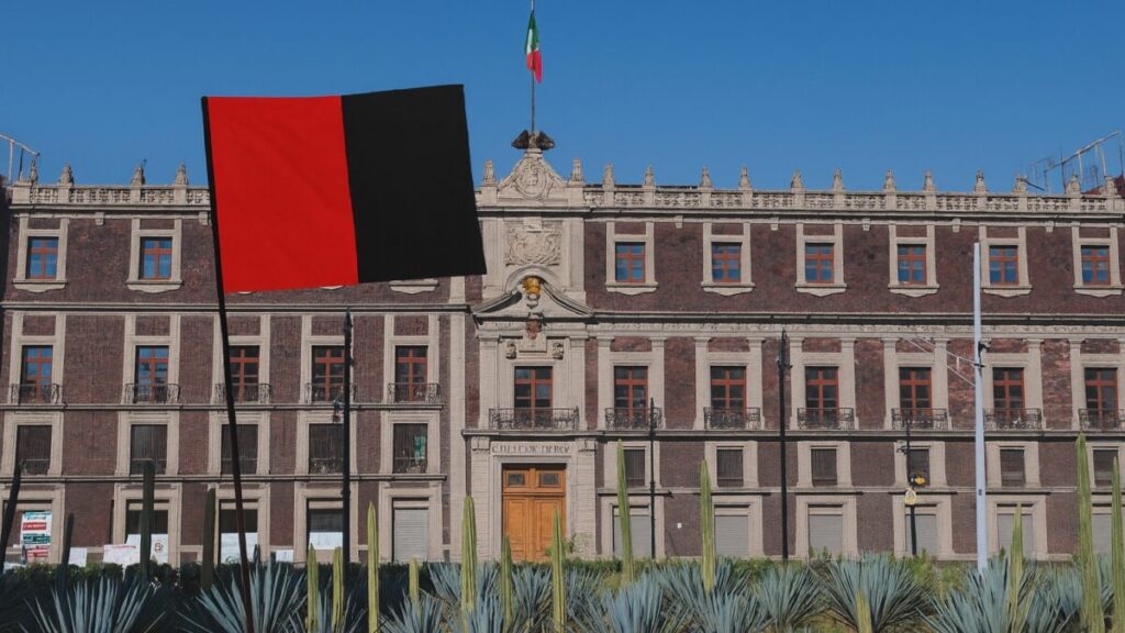 Trabajadores del Monte de Piedad en México inician huelga para defender su contrato colectivo y exigir respeto a derechos laborales