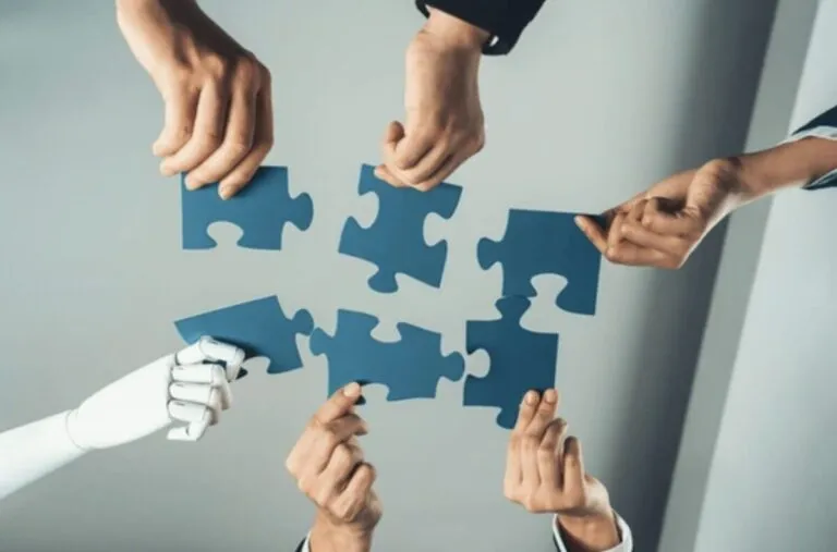 Alejandro Martínez Araiza apuesta por la integración de IA y automatización en el entorno laboral.