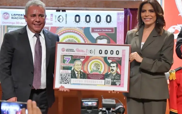 Billete conmemorativo del 87 aniversario de la FSTSE en evento de la Lotería Nacional que reconoce la labor del servicio público