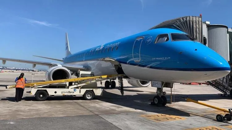 Personal de tierra de KLM y sindicatos con mejoras laborales en aeropuerto de Países Bajos