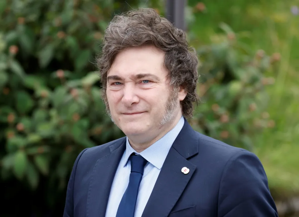 Trabajadores y sindicalistas marchan en Argentina para organizar la resistencia contra medidas de ajuste y recortes educativos