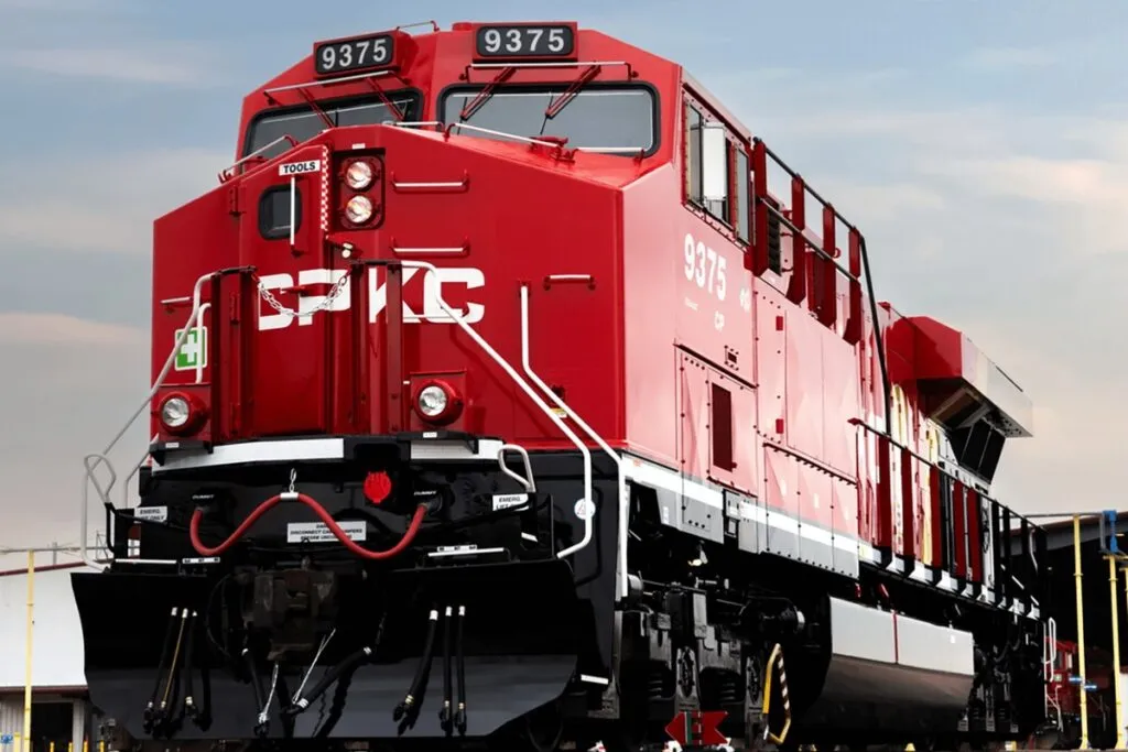 Representantes sindicales y personal ferroviario en Estados Unidos luego de alcanzar acuerdos laborales provisionales