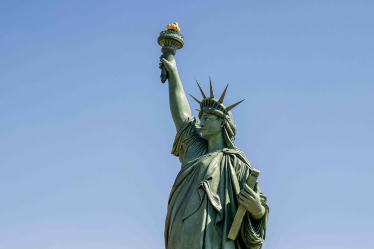 Movimiento ciudadano votando reformas sociales refleja avance del progresismo estadounidense