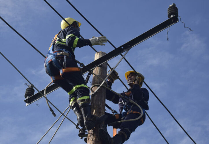Cursos de capacitación técnica con opción de empleo en la Empresa Eléctrica de La Habana durante diciembre.