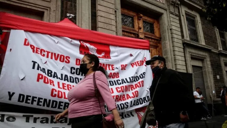 Monte de Piedad mantiene huelga con sucursales cerradas y negociación sindical aplazada hasta enero de 2026