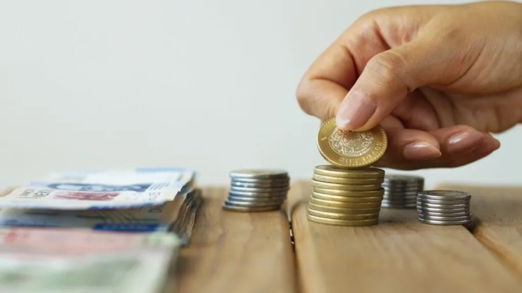 Debate sindical sobre salario mínimo y pensiones dignas en México