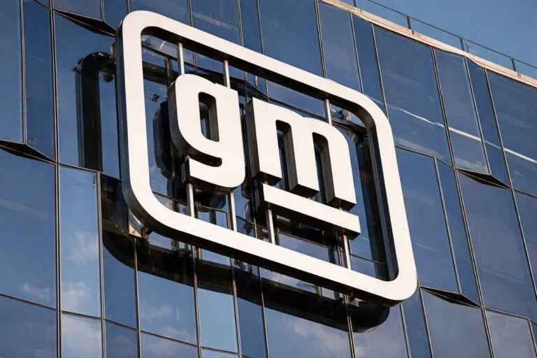 Planta de General Motors en Coahuila con contexto de despidos tras inversión anunciada en México