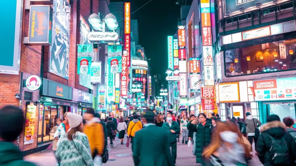 Aumentos salariales en Japón durante negociaciones entre sindicatos y empresas en 2026