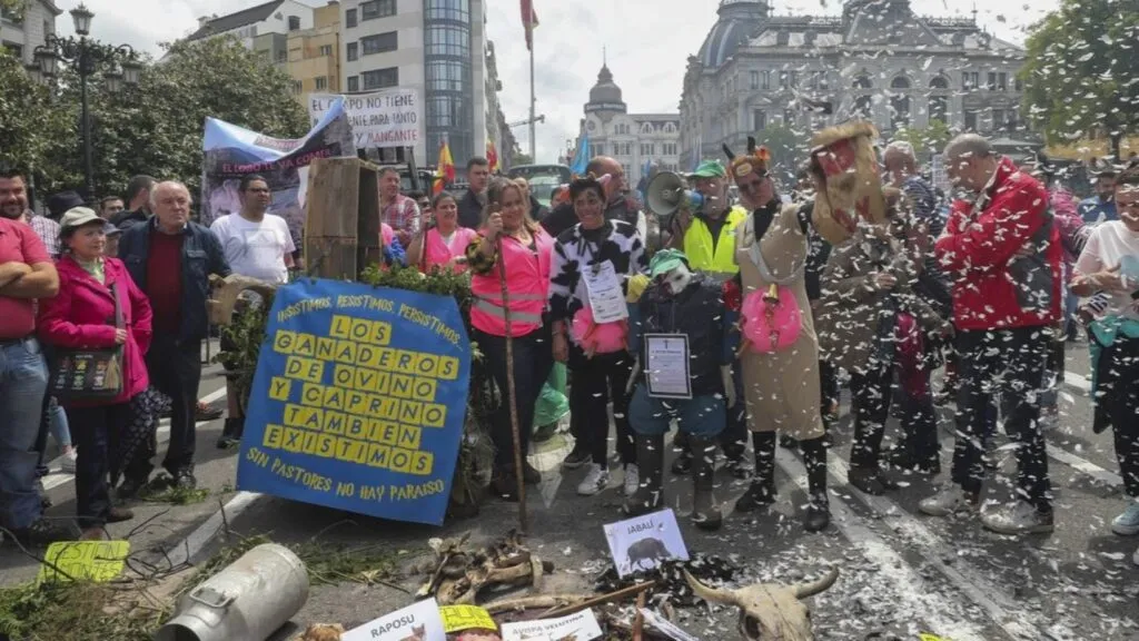 Sindicatos agrarios asturianos movilizados contra el acuerdo Mercosur y sus efectos en el campo europeo