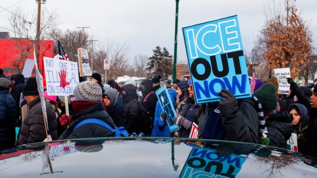 Sindicatos y comunidades protestan en Minnesota contra redadas del ICE