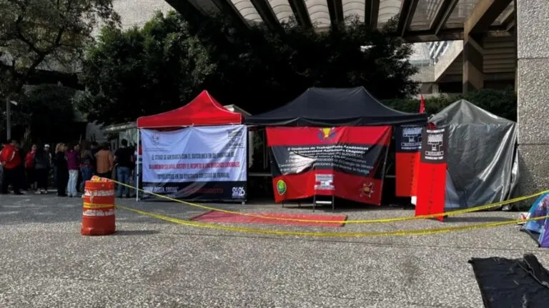 Colmex reanuda clases en línea mientras continúa huelga del personal administrativo