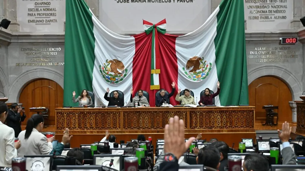 Sesión del Congreso del Estado de México donde se aprobó reforma contra la injerencia en sindicatos
