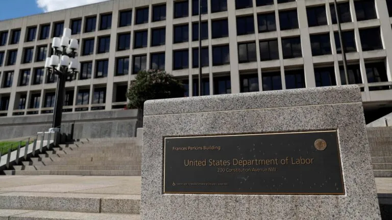 Estados Unidos retrasa datos de empleo por cierre parcial del gobierno federal