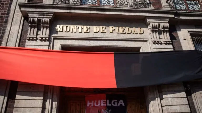 Fachada de sucursal del Nacional Monte de Piedad tras resolución judicial sobre huelga laboral