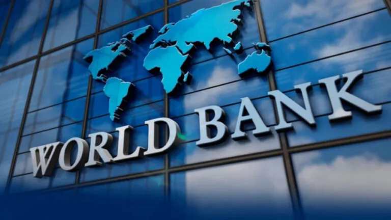 Programa de capacitación laboral que representa soluciones de empleo efectivas según el informe del Banco Mundial sobre mercado laboral global