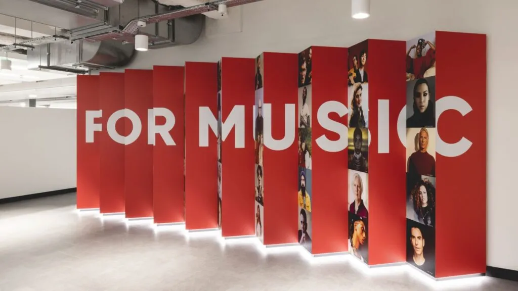 PRS Music y cobros en conciertos en Reino Unido afectan a venues independientes y artistas en presentaciones en vivo