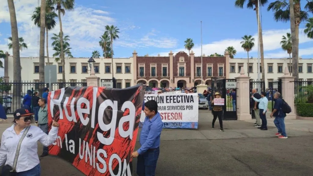 sindicatos de la Universidad de Sonora en marcha por aumento salarial y conflicto laboral en Hermosillo