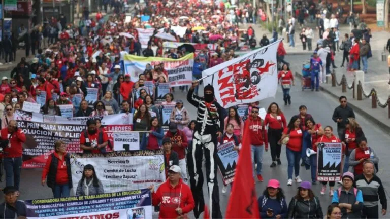 CNTE anuncia movilizaciones y posible huelga nacional en México